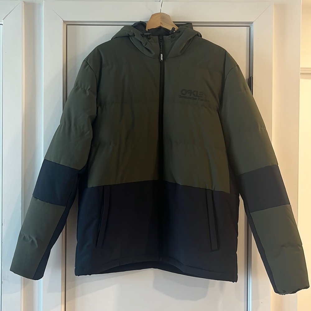 Oakley Ski Jacket Size M